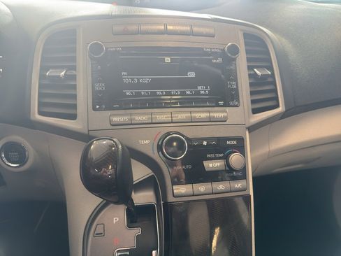 Used 2010 Toyota Venza image 19