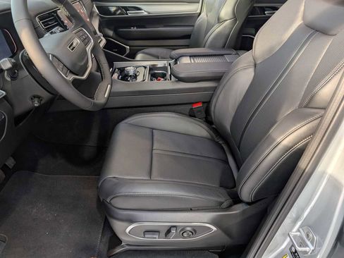 New 2026 Jeep Grand Wagoneer Limited w/ Premium Group II AWD/4WD image 8