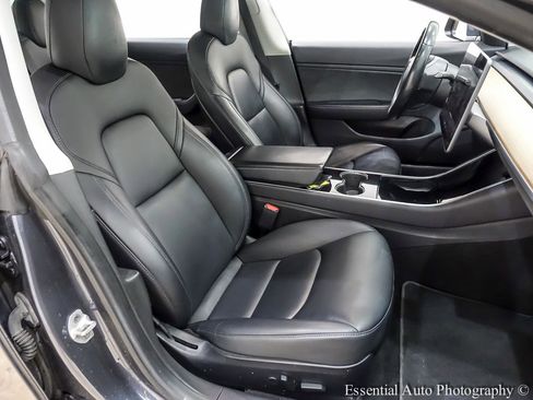 Used 2019 Tesla Model 3 Long Range image 32