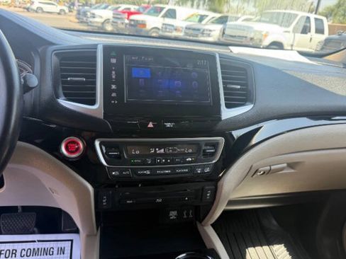 Used 2016 Honda Pilot Touring image 15