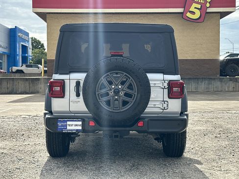 Used 2024 Jeep Wrangler Sport AWD/4WD image 12