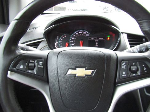 Used 2018 Chevrolet Trax LT w/ Driver Confidence Package image 15