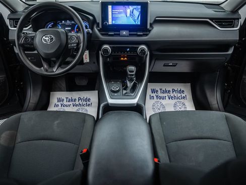 Certified 2025 Toyota RAV4 LE AWD/4WD image 21