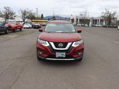 Used 2020 Nissan Rogue SV w/ Sun & Sound Touring Package image 2
