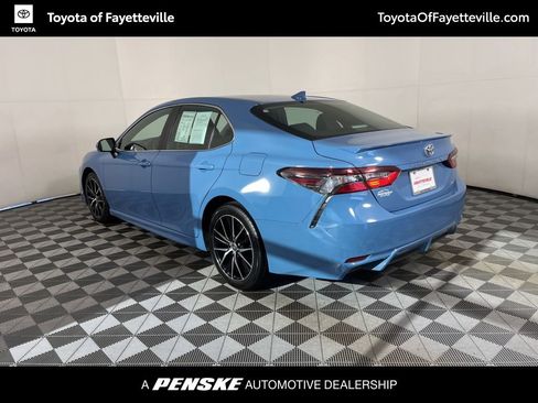 Used 2024 Toyota Camry SE image 11