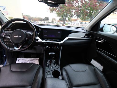 Used 2022 Kia Niro EX Premium image 21