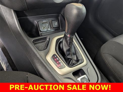 Used 2018 Jeep Cherokee Latitude image 20