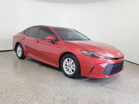 Used 2025 Toyota Camry LE w/ Convenience Package FWD image 4