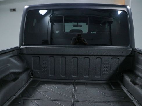 Used 2022 Jeep Gladiator Overland w/ Popular Equipment Package AWD/4WD image 28