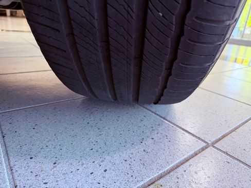 Used 2024 Mercedes-Benz GLE 350 4MATIC w/ Winter Package image 17