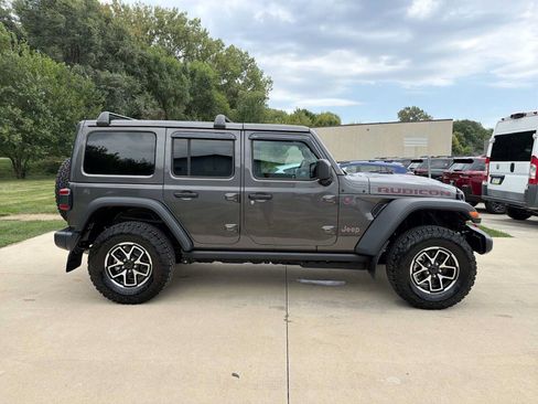 Used 2026 Jeep Wrangler Unlimited Rubicon AWD/4WD image 7