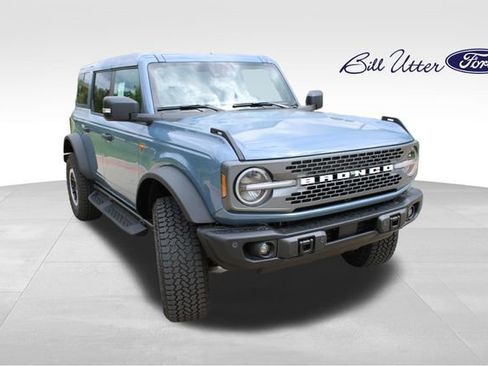 New 2025 Ford Bronco Badlands image 2