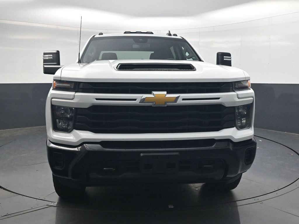 Used 2024 Chevrolet Silverado 2500 Custom AWD/4WD image 15