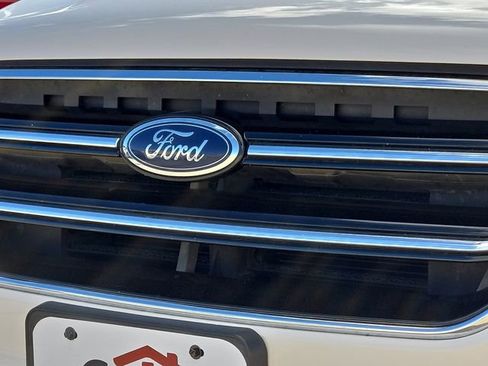 Used 2019 Ford Escape SE image 27