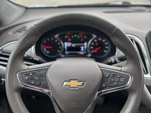 Used 2017 Chevrolet Malibu LT image 14