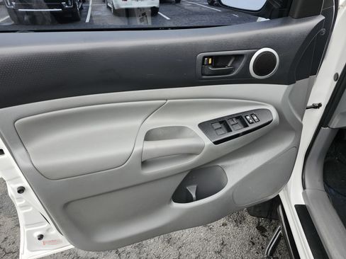 Used 2014 Toyota Tacoma 4x4 Double Cab w/ TRD Off-Road Package image 23