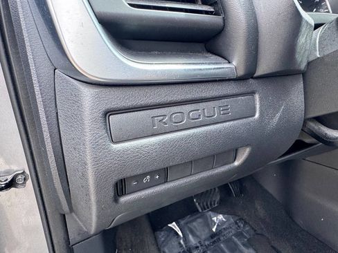 Used 2021 Nissan Rogue S image 21
