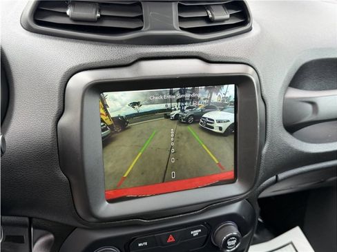 Used 2020 Jeep Renegade Limited w/ UConnect 8.4 Nav Group FWD image 58