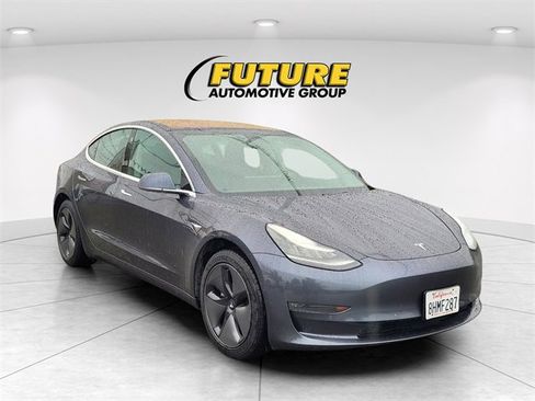 Used 2018 Tesla Model 3 Long Range image 1