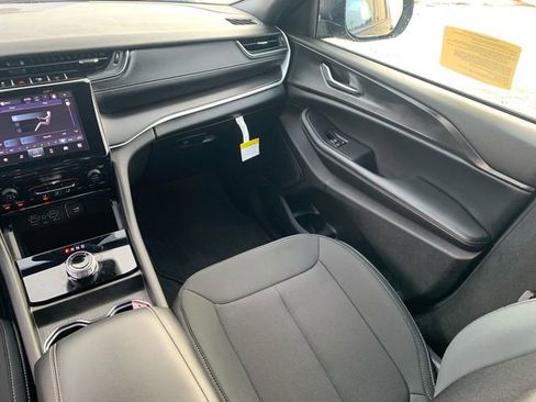 Used 2024 Jeep Grand Cherokee L Laredo w/ Trailer Tow Package image 21