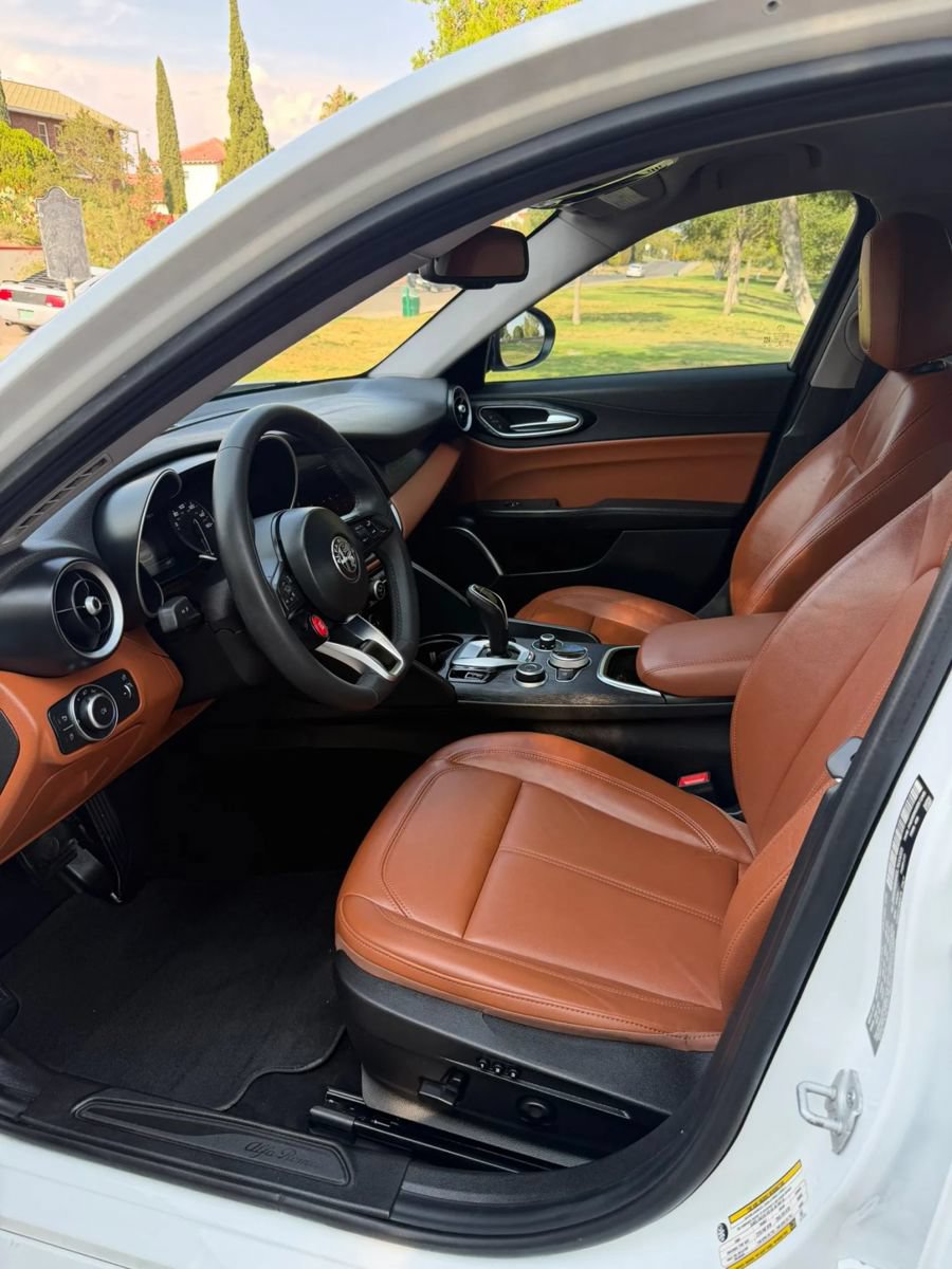 Used 2020 Alfa Romeo Giulia w/ Nero Edizione RWD image 10