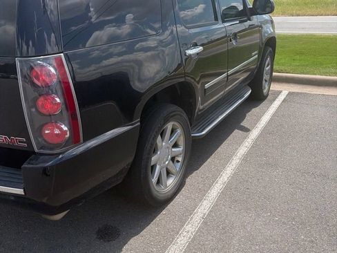 Used 2013 GMC Yukon Denali AWD/4WD image 4