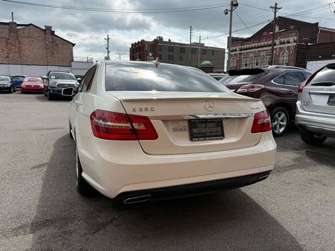 Used 2012 Mercedes-Benz E 350 4MATIC Sedan image 4