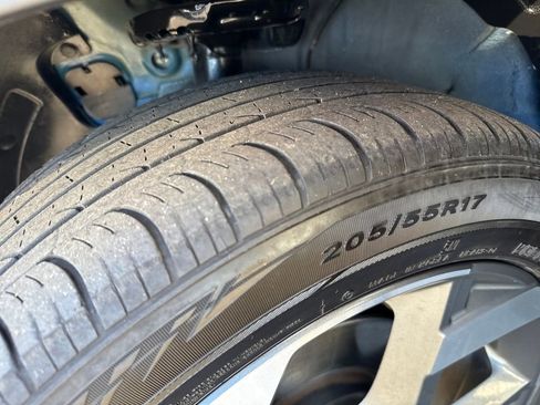 Used 2024 Hyundai Venue SEL image 32