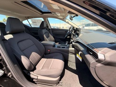 New 2026 Nissan Altima 2.5 SV w/ SV Special Edition Package FWD image 17