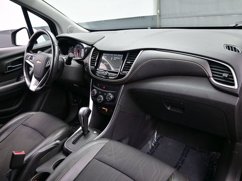 Used 2018 Chevrolet Trax LT w/ Driver Confidence Package FWD image 15
