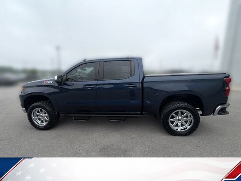 Used 2022 Chevrolet Silverado 1500 LT w/ Z71 Off-Road Package AWD/4WD image 16