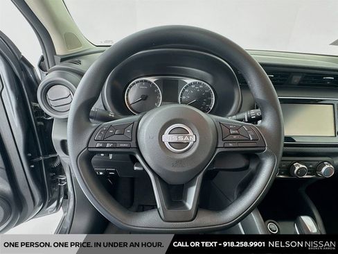 Certified 2025 Nissan Kicks Play S image 11