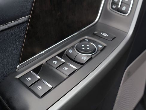 Used 2026 Ford F250 Lariat w/ Chrome Package image 8