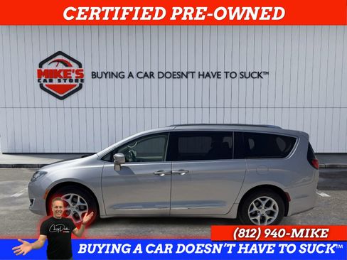 Used 2018 Chrysler Pacifica Touring-L w/ Tire & Wheel Group FWD image 3