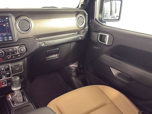 Used 2019 Jeep Wrangler Unlimited Rubicon image 19