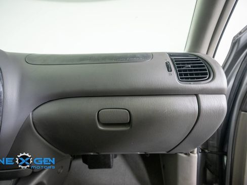 Used 2004 Toyota Sequoia Limited w/ Preferred Accessory Pkg AWD/4WD image 45