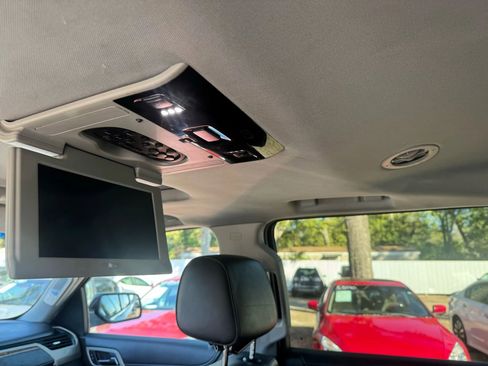 Used 2015 GMC Yukon XL Denali w/ Premium Package image 13