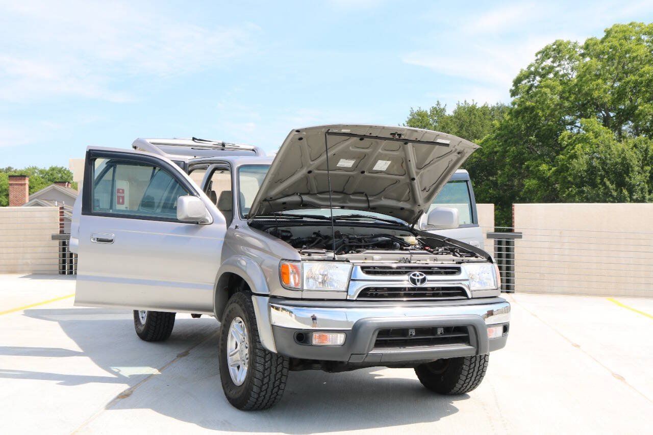 Used 2002 Toyota 4Runner SR5 AWD/4WD image 12