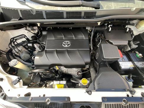 Used 2015 Toyota Sienna XLE image 28