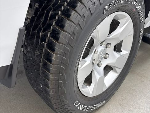 Used 2024 RAM 1500 Big Horn AWD/4WD image 44