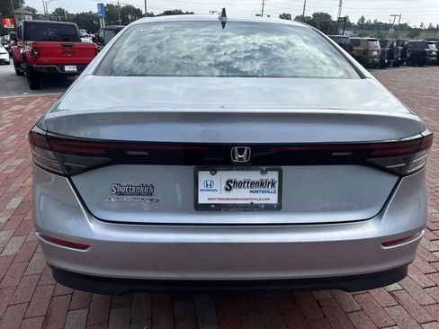 Used 2024 Honda Accord LX image 9