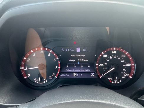 Used 2021 Nissan Titan PRO-4X w/ Pro-4x Convenience Package AWD/4WD image 19