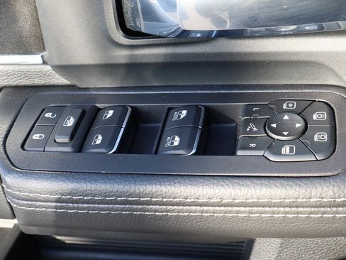 Used 2026 RAM 2500 Laramie w/ Night Edition image 17