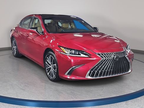 Used 2024 Lexus ES 350 w/ Premium Package FWD image 3