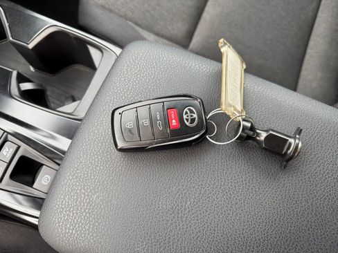 Used 2025 Toyota Camry LE image 20