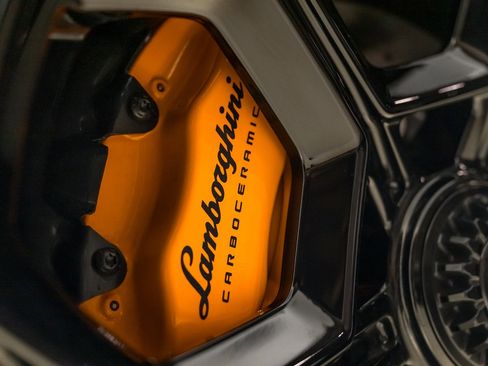 Used 2023 Lamborghini Huracan Tecnica RWD image 17