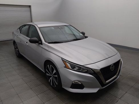 Used 2021 Nissan Altima 2.5 SR FWD image 13