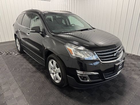 Used 2017 Chevrolet Traverse LT AWD/4WD image 2