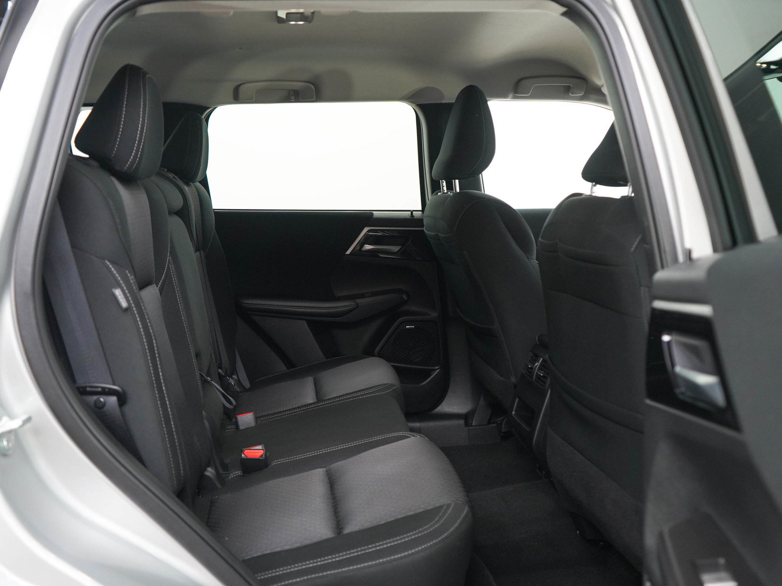 Used 2025 Mitsubishi Outlander ES AWD/4WD image 12