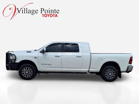Used 2022 RAM 2500 Limited AWD/4WD image 2